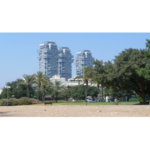 Photo Israel Tel Aviv Kikar Hamedina 2007-06 4