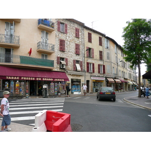Photo France Vence Place du Grand Jardin 2007-07 34