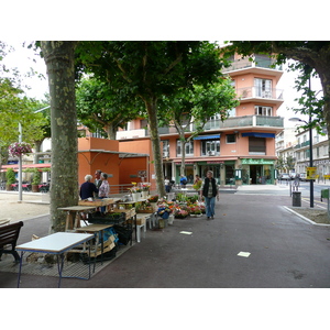 Photo France Vence Place du Grand Jardin 2007-07 12