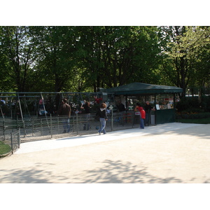 Photo France Paris Avenue des Champs Elysees 2006-04 52