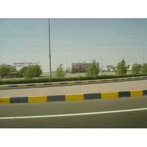Photo Émirats arabes unis Route de Al Ain à Abu Dhabi 2005-09 13