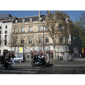 Photo France Paris Avenue des Champs Elysees 2006-04 50