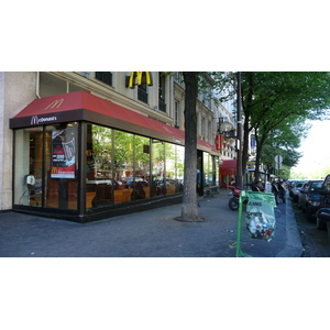 Photo France Paris 17eme Arrondissement Avenue de Wagram 2007-05 70