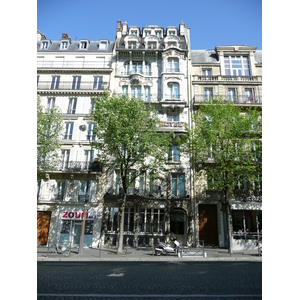 Photo France Paris 17eme Arrondissement Avenue de Wagram 2007-05 13