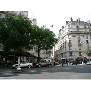 Photo France Paris 17eme Arrondissement Avenue de Wagram 2007-05 19