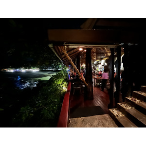 Photo Thaïlande Phuket Plage de Karon Restaurant On the rock 2021-12 37