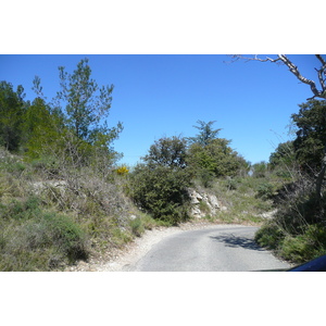Photo France Provence route de Beaucaire au Pont du gard 2008-04 13