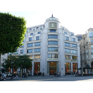 Photo France Paris Avenue des Champs Elysees 2007-04 34