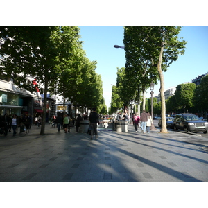 Photo France Paris Avenue des Champs Elysees 2007-04 3