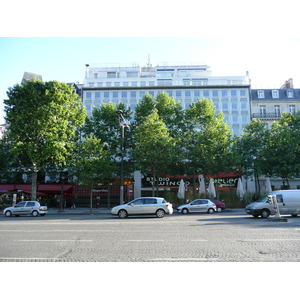 Photo France Paris Avenue des Champs Elysees 2007-04 6