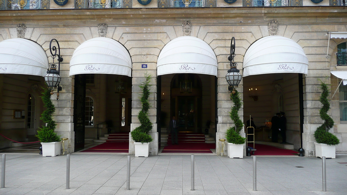 Photo France Paris Place Vendome 2007-07 42