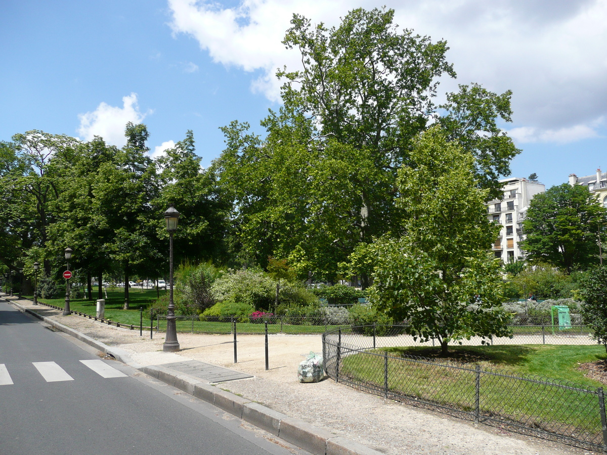 Photo France Paris Avenue Foch 2007-06 17