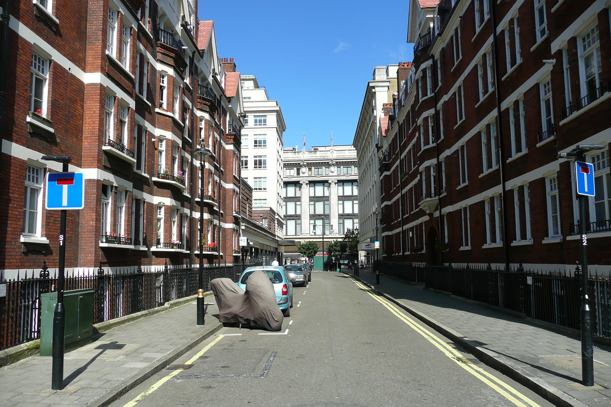Photo Royaume-Uni Londres Brown Hart Gardens 2007-09 16