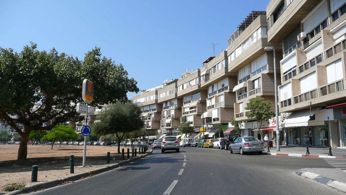 Photo Israel Tel Aviv Kikar Hamedina 2007-06 7