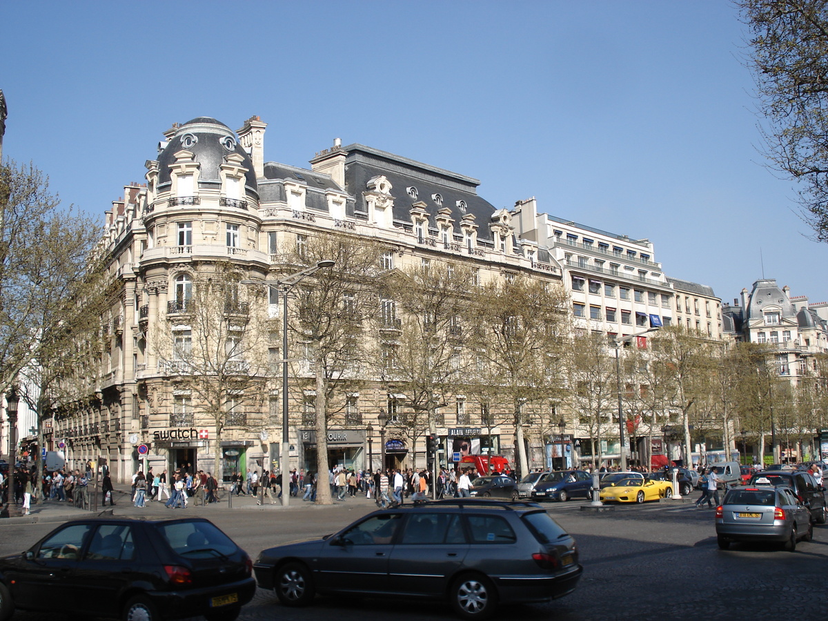 Photo France Paris Avenue des Champs Elysees 2006-04 34