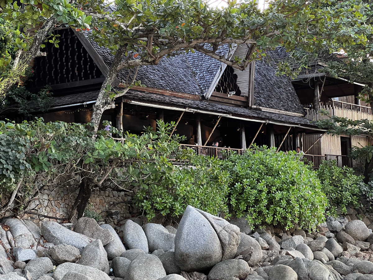 Photo Thaïlande Phuket Plage de Karon Restaurant On the rock 2021-12 52