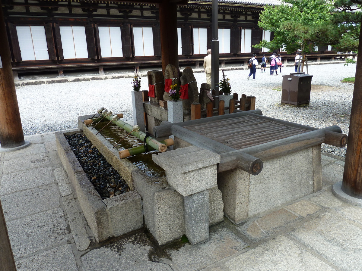 Photo Japon Kyoto temple Sanjusangendo 2010-06 2