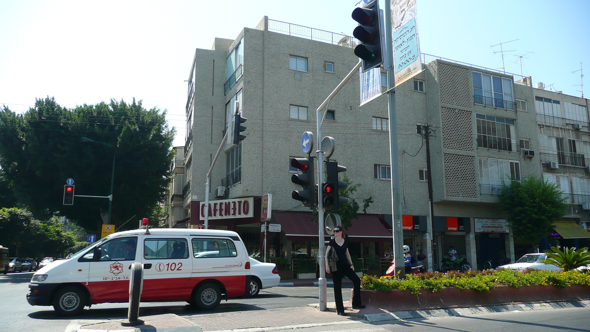 Photo Israel Tel Aviv Rue Ibn Gvirol 2007-06 7