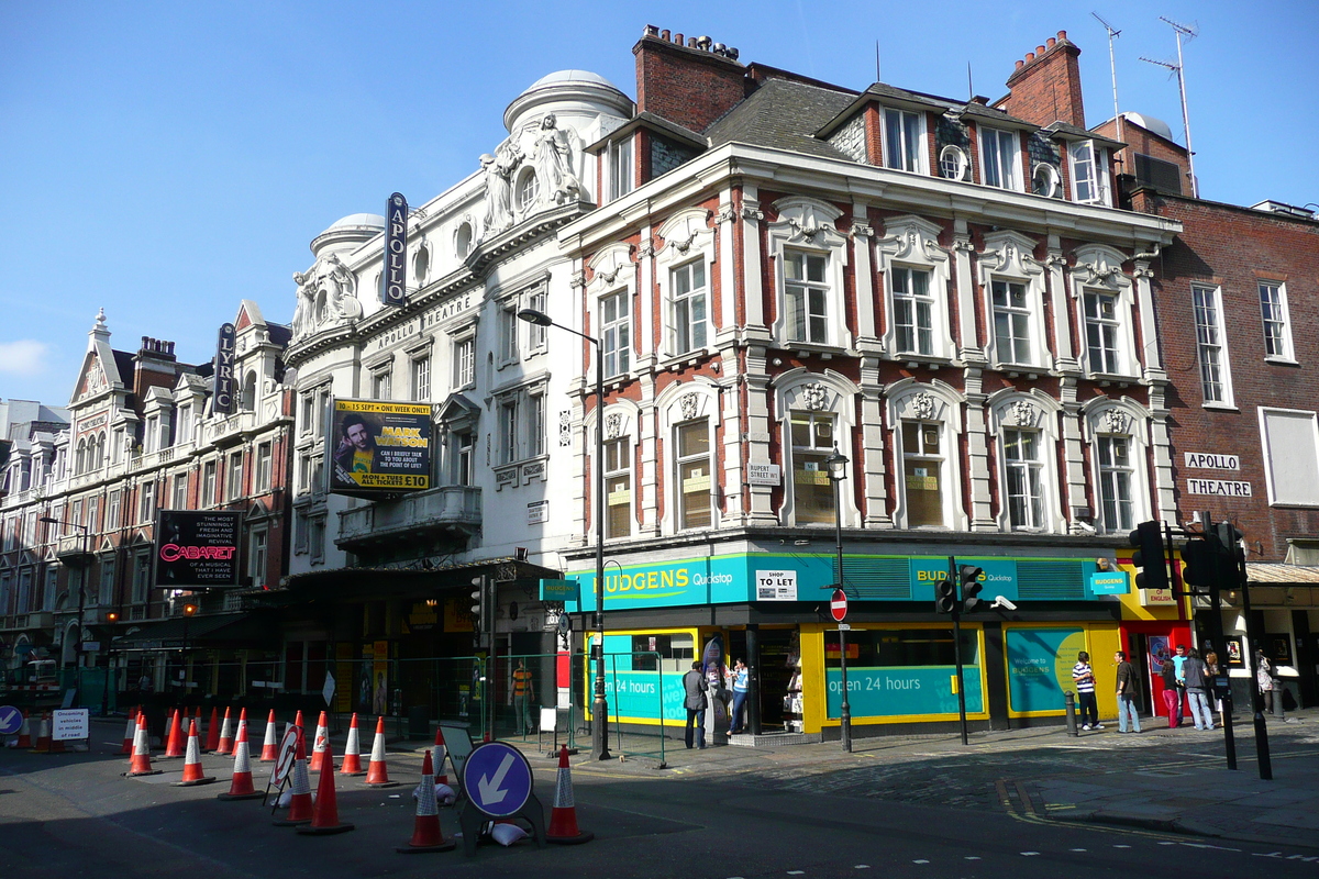 Photo Royaume-Uni Londres Avenue Shaftesbury 2007-09 23