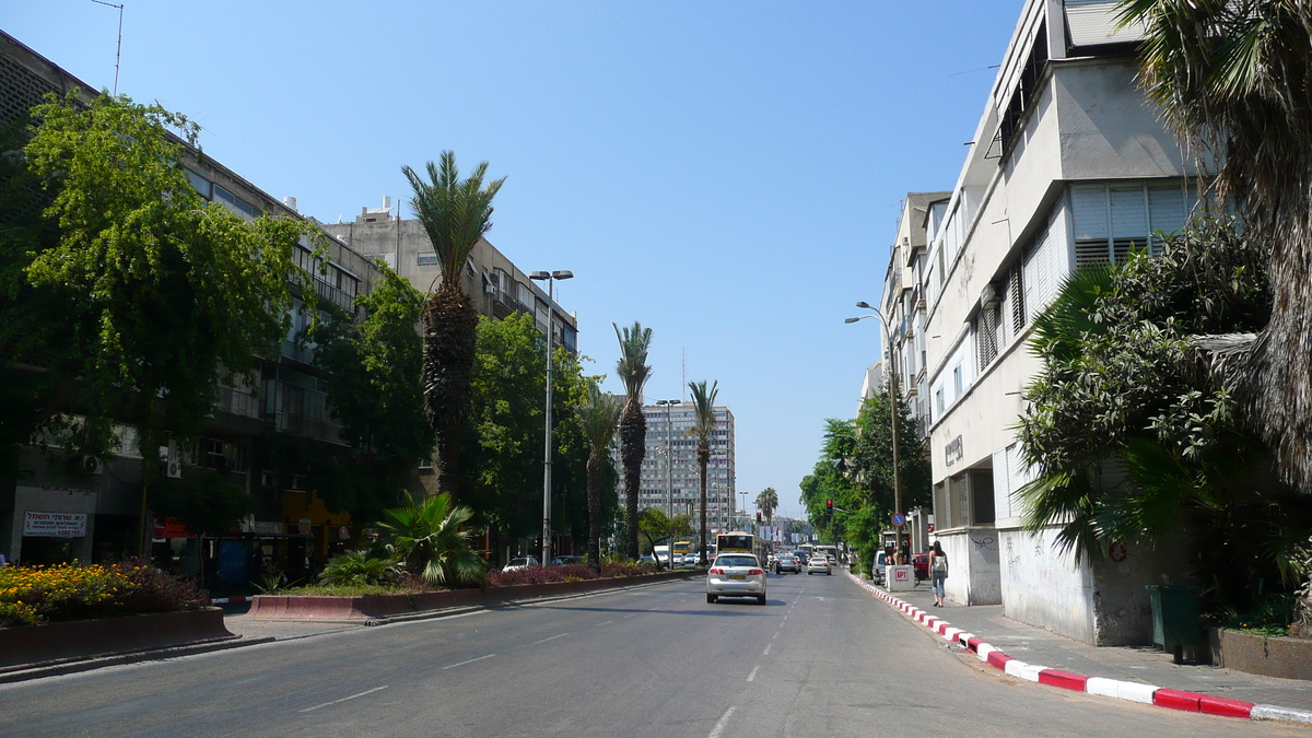 Photo Israel Tel Aviv Rue Ibn Gvirol 2007-06 45