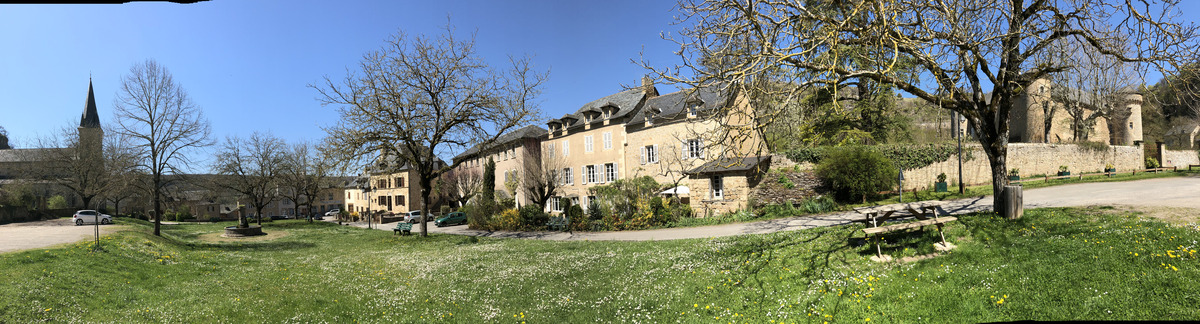Photo France Salles la Source 2018-04 44
