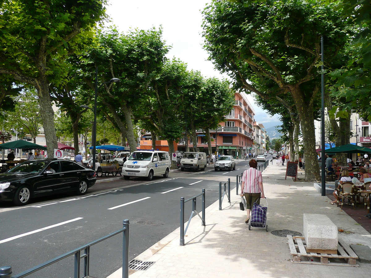 Photo France Vence Place du Grand Jardin 2007-07 25