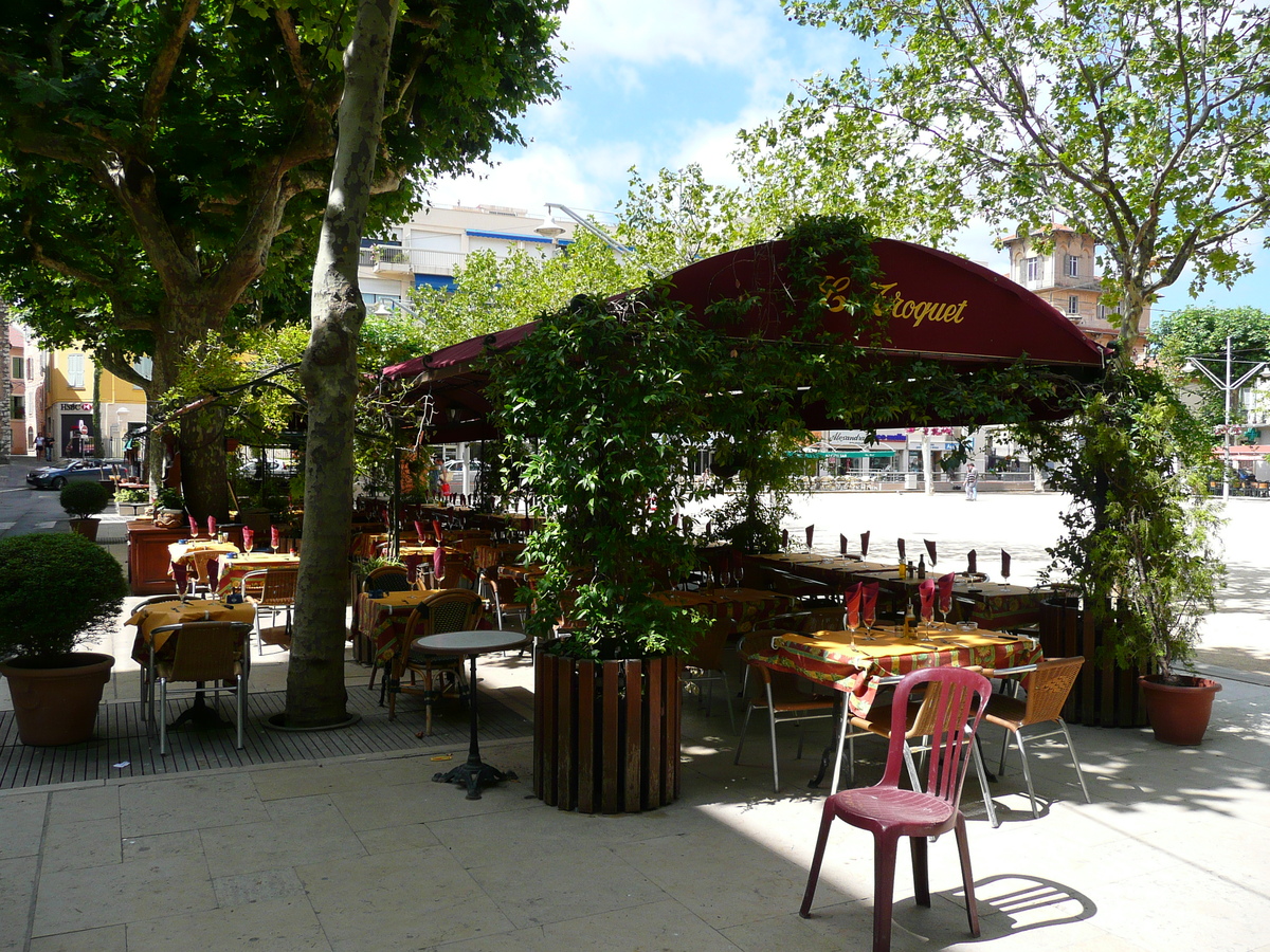 Photo France Vence Place du Grand Jardin 2007-07 31