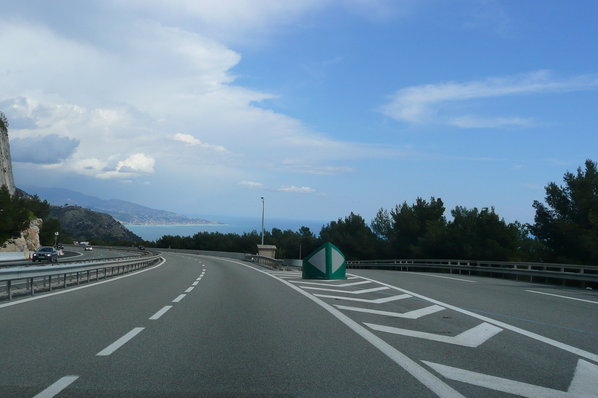 Photo France Côte d'Azur route de Nice à Menton 2008-03 0