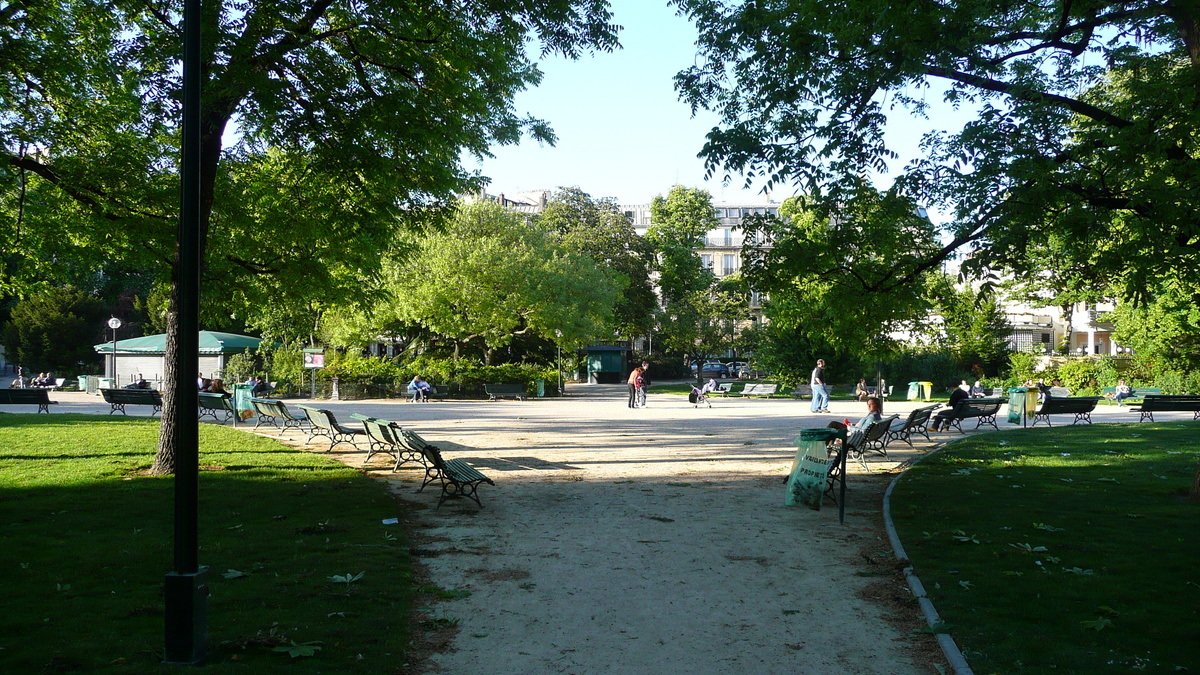 Photo France Paris Avenue des Champs Elysees 2007-04 104