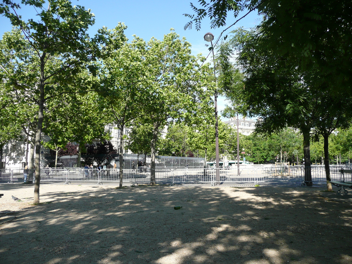 Photo France Paris Place de l'Etoile 2007-05 26