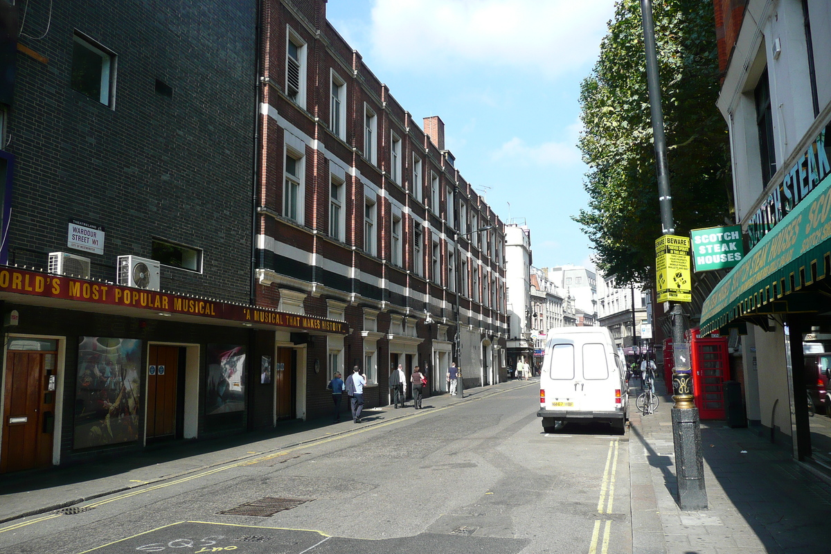 Photo Royaume-Uni Londres Rue Wardour 2007-09 28