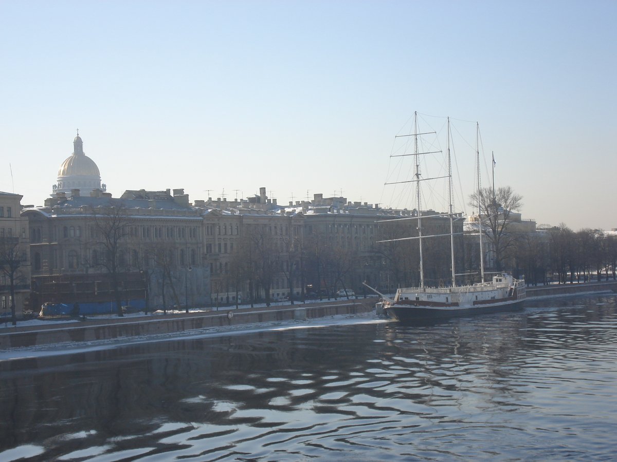 Photo Russie Saint-Pétersbourg La Neva 2006-03 80