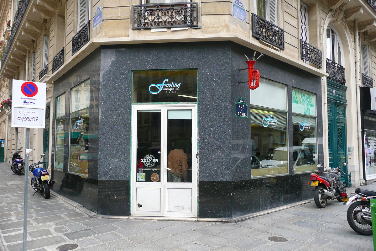 Photo France Paris Rue de Rome 2007-06 61