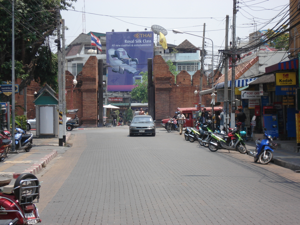 Photo Thaïlande Chiang Mai Centre(intra Canal) Rue Rad Cha Dom Nurn (Rue piétonne) 2006-04 17