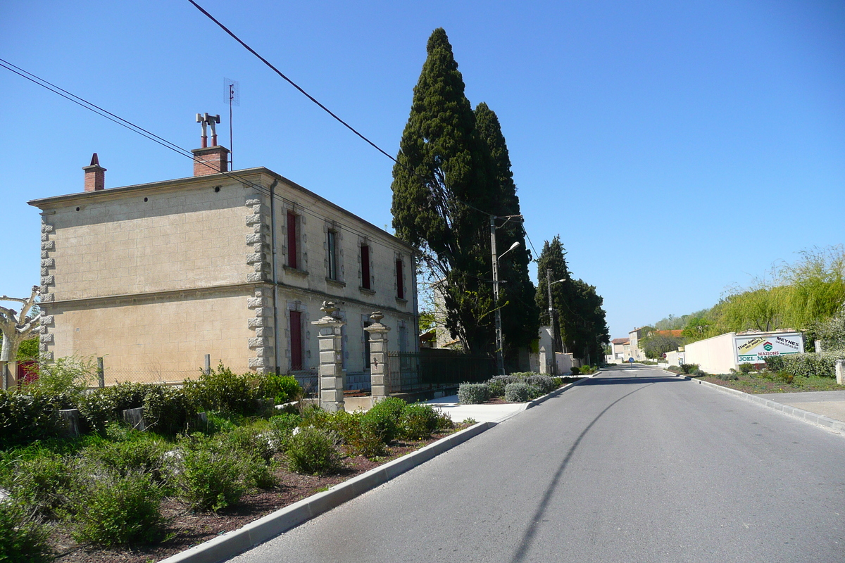 Photo France Provence route de Beaucaire au Pont du gard 2008-04 60