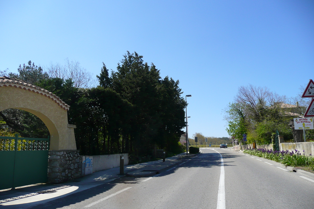 Photo France Provence route de Beaucaire au Pont du gard 2008-04 6