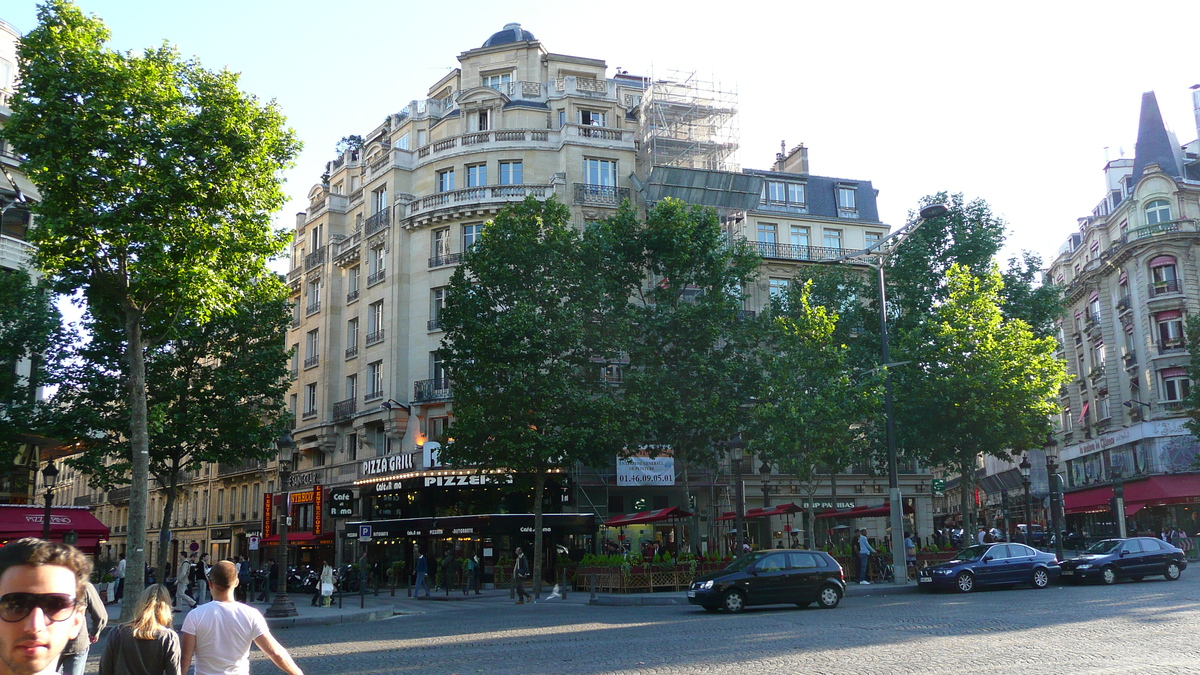 Photo France Paris Avenue des Champs Elysees 2007-04 90