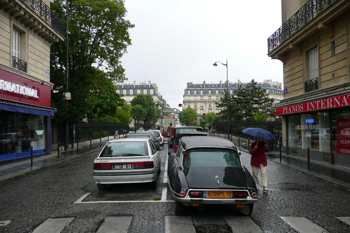 Photo France Paris Rue de Rome 2007-06 17
