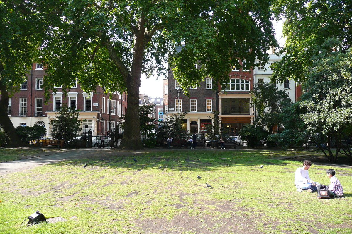 Photo Royaume-Uni Londres Soho Square 2007-09 29