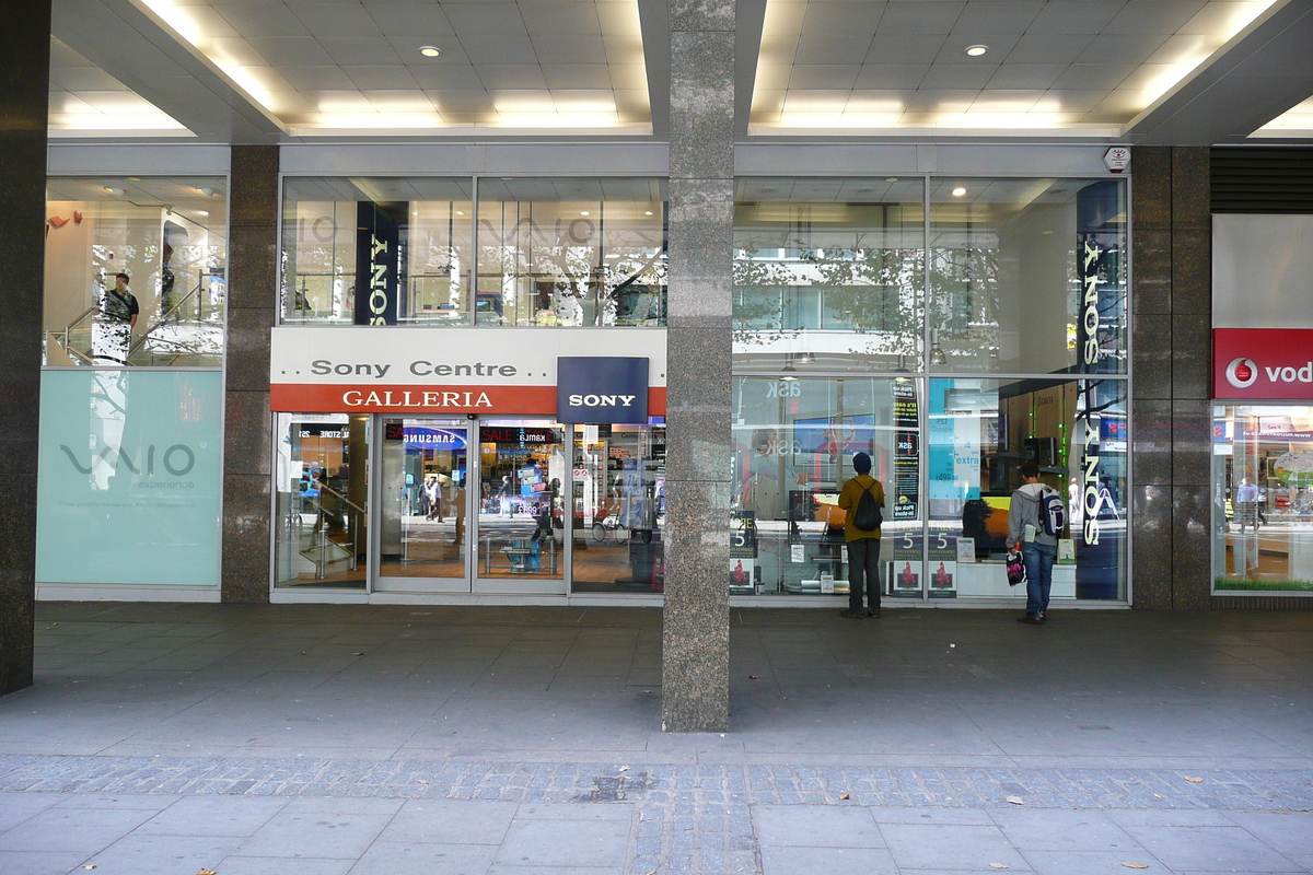 Photo Royaume-Uni Londres Tottenham Court Road 2007-09 1