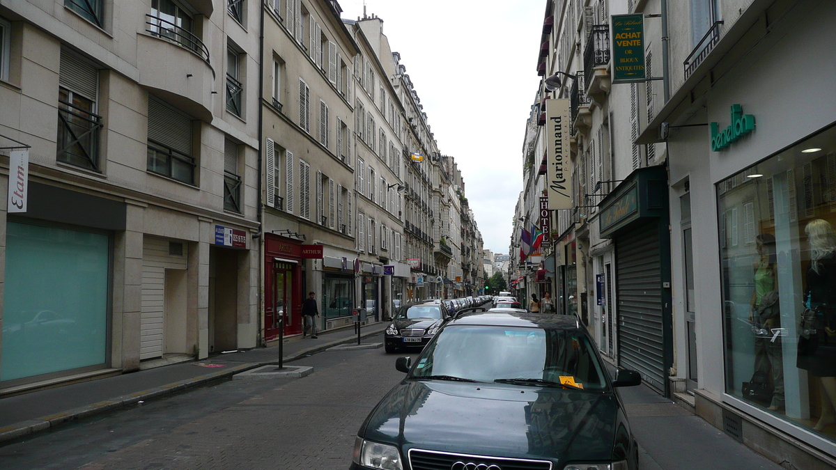 Photo France Paris 17eme Arrondissement Rue de Lévis 2007-05 40