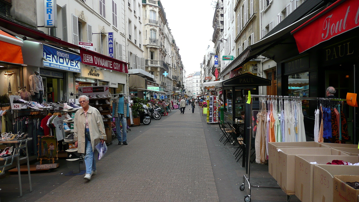 Photo France Paris 17eme Arrondissement Rue de Lévis 2007-05 30