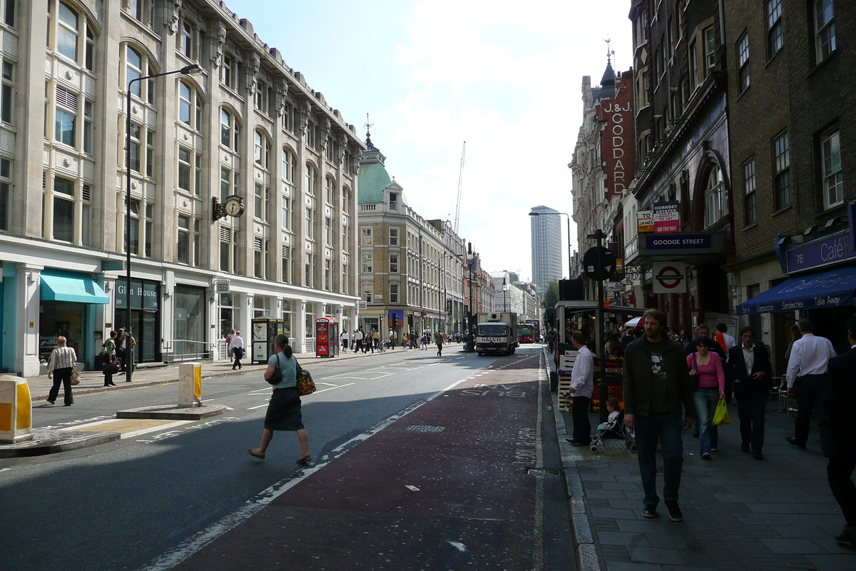 Photo Royaume-Uni Londres Tottenham Court Road 2007-09 18