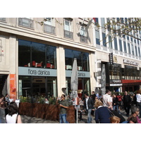 Photo France Paris Avenue des Champs Elysees 2006-04 21