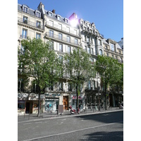 Photo France Paris 17eme Arrondissement Avenue de Wagram 2007-05 64