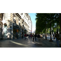 Photo France Paris Avenue des Champs Elysees 2007-04 11