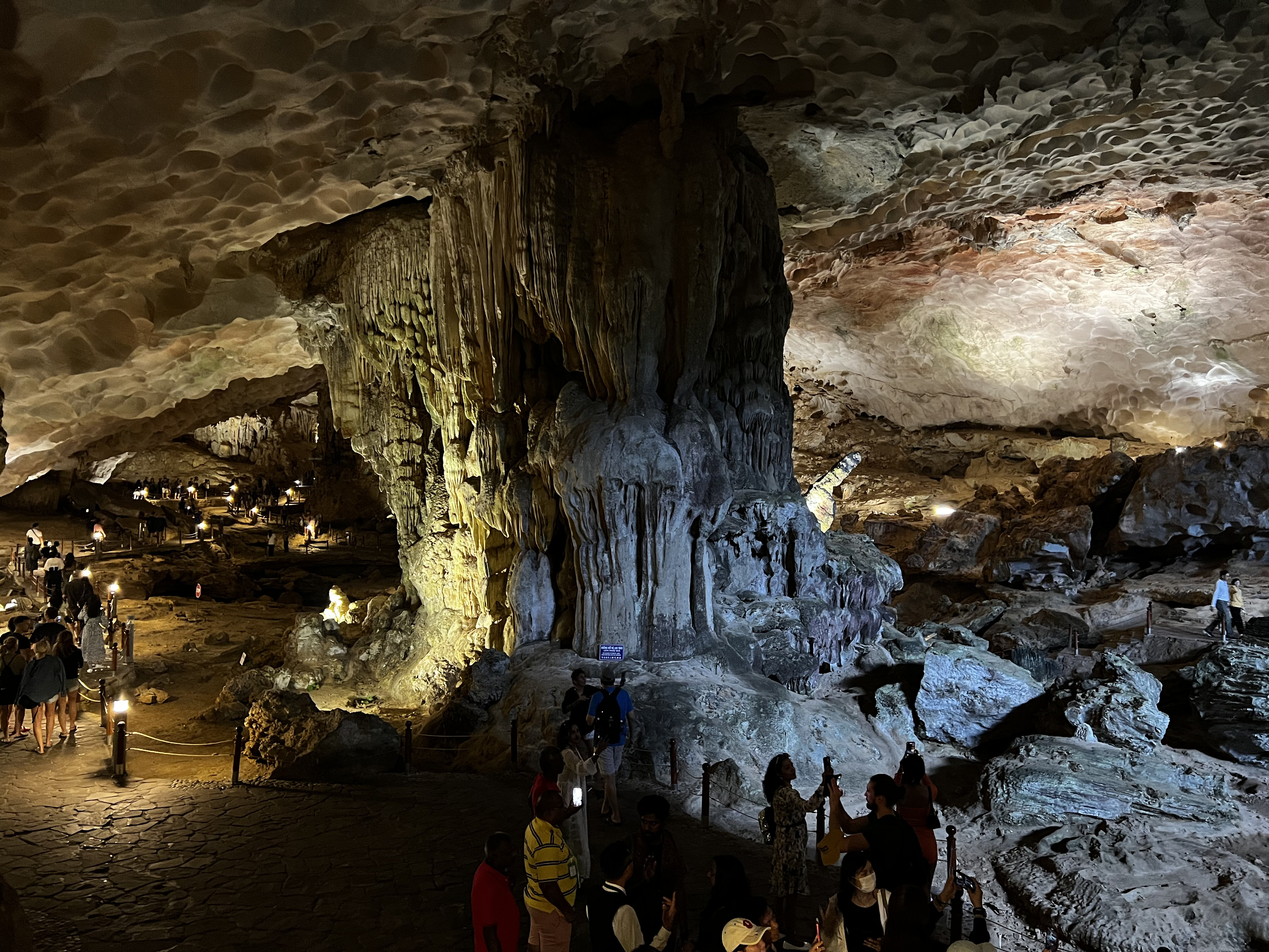 Picture Vietnam Ha Long Bay Sung Sot Cave 2024-01 43 - Tours Sung Sot Cave