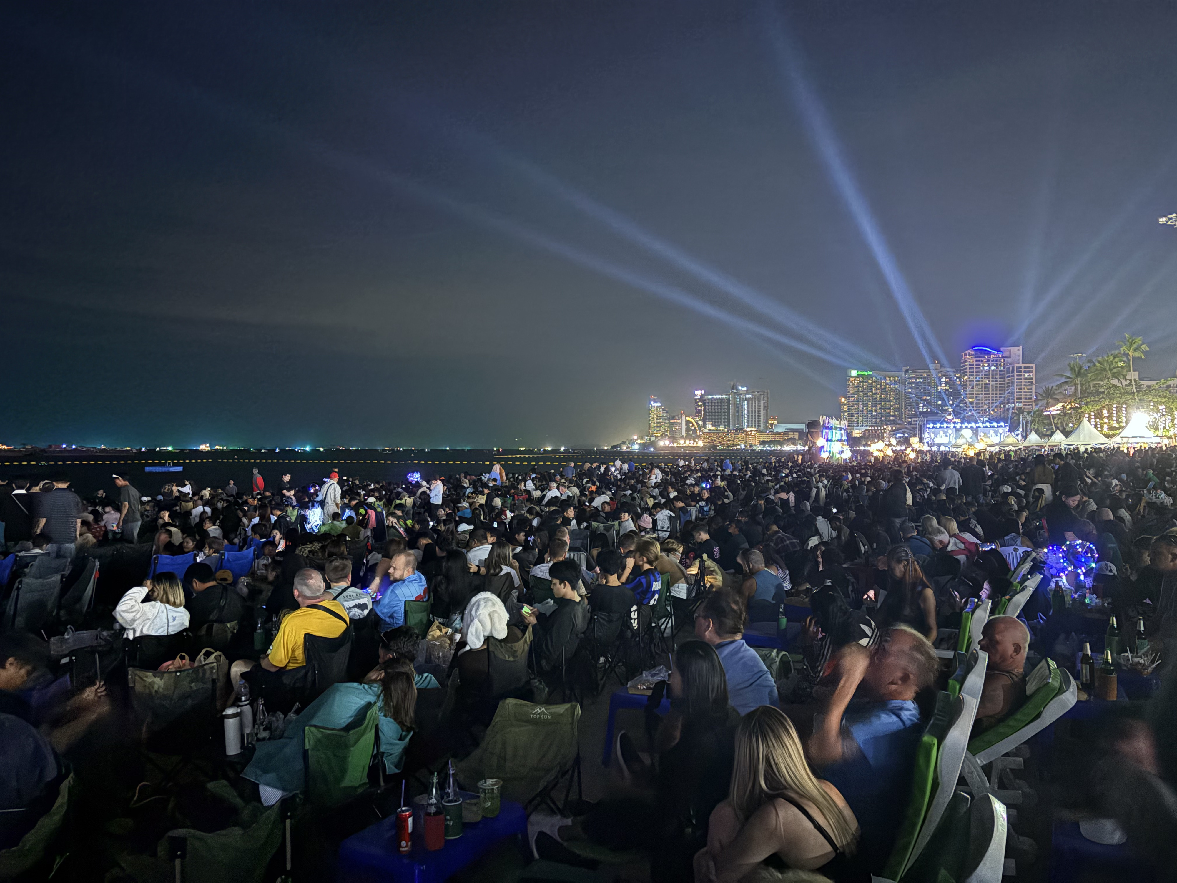 Picture Thailand Pattaya pattaya firework festival 2025-12 58 - Recreation pattaya firework festival