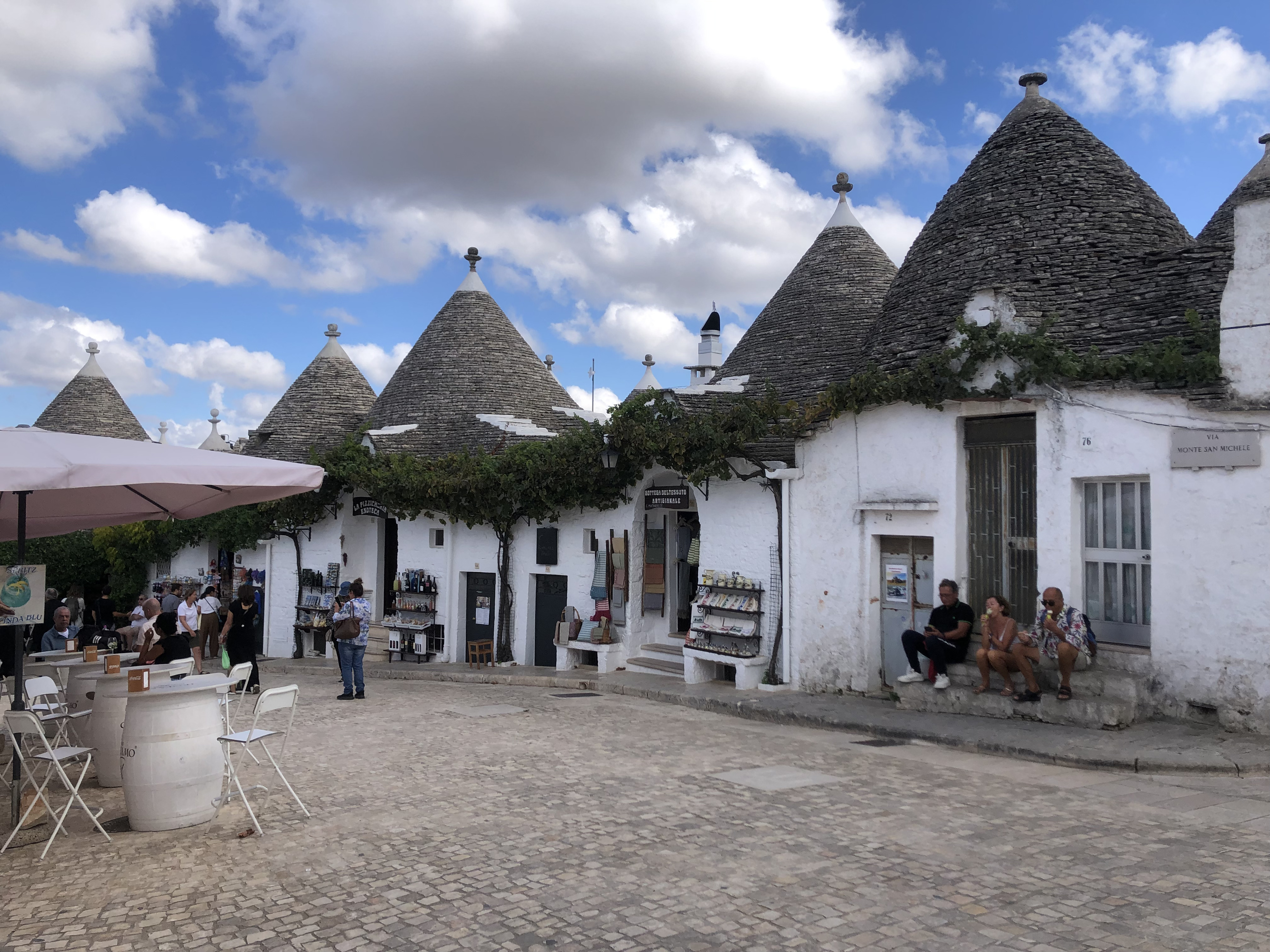 Picture Italy Alberobello 2024-09 32 - History Alberobello