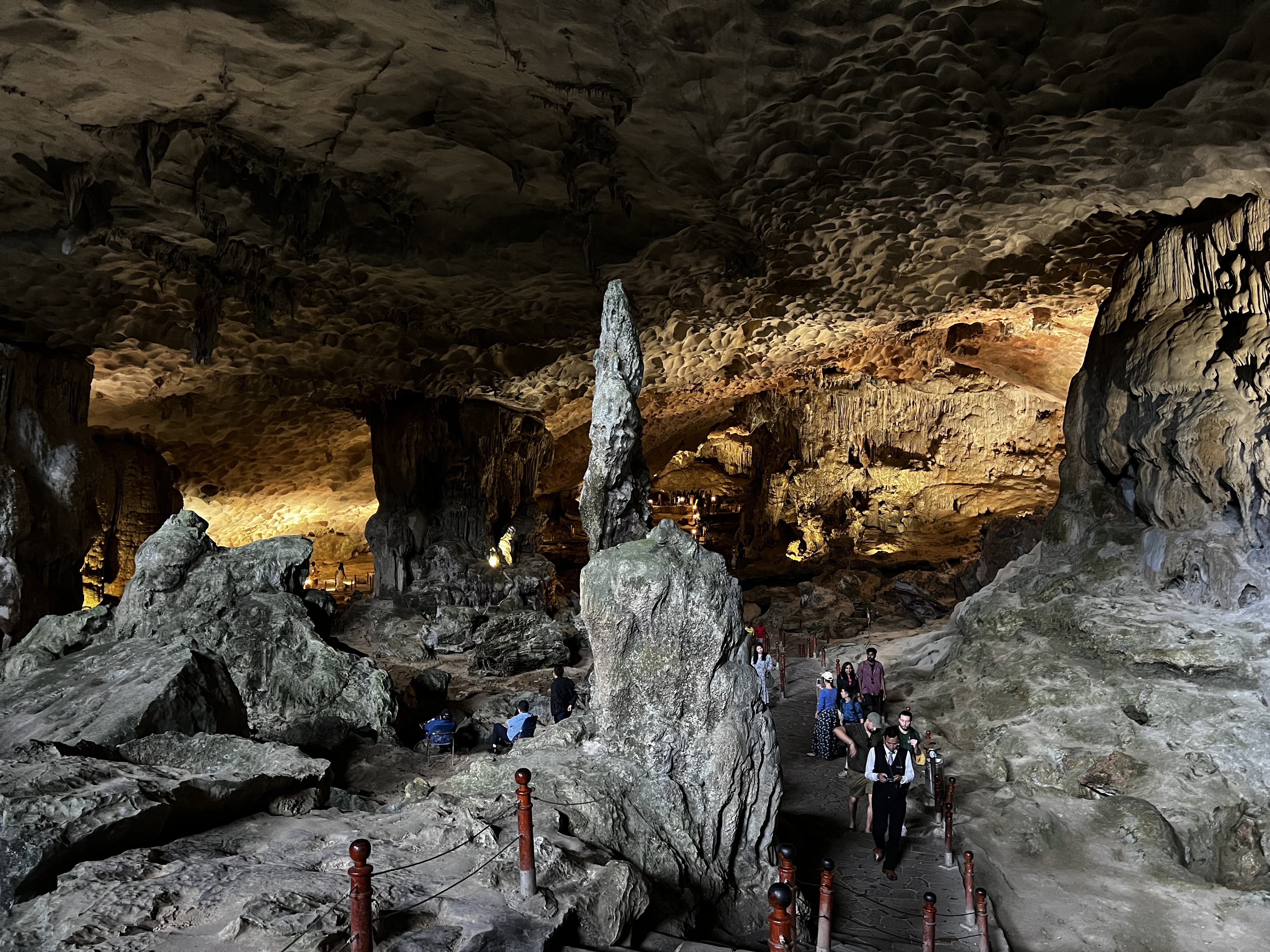 Picture Vietnam Ha Long Bay Sung Sot Cave 2024-01 25 - Recreation Sung Sot Cave